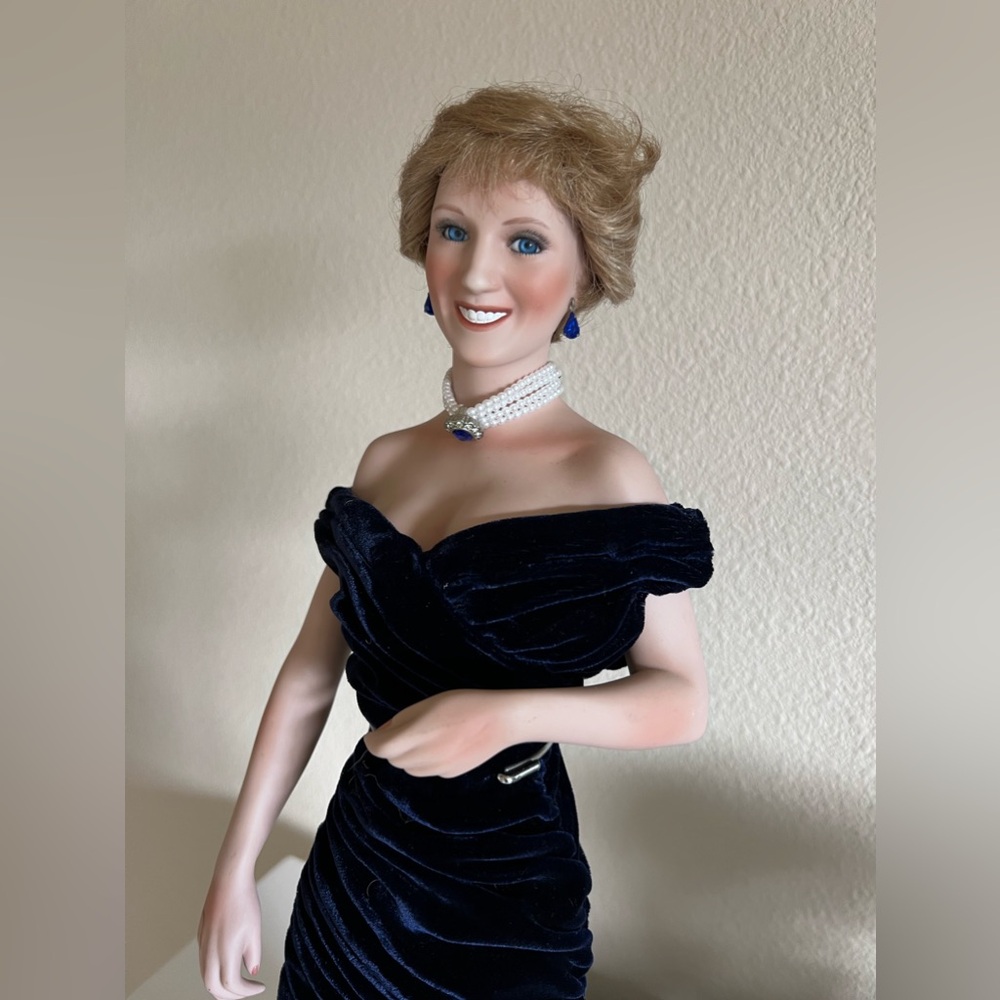 Diana Princess of Wales Porcelain Portrait Collector Doll
